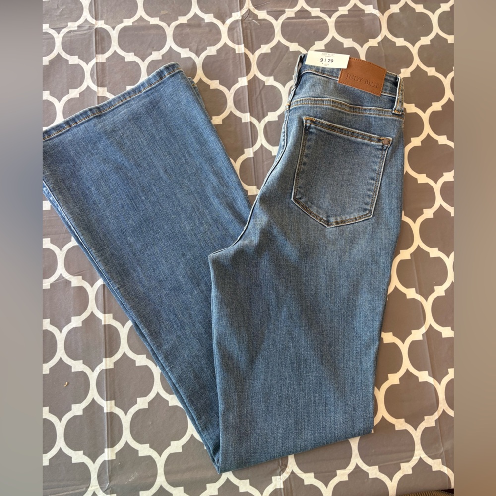 JUDY BLUE High-Rise Flare Leg Women's Jeans NWT - Picture 2 of 8